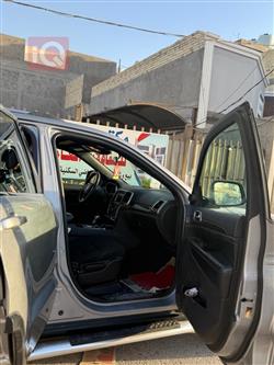 جیپ گراند شیرۆکی